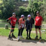 rencontre de deux sportive qui font le tour de France en roller